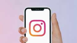 Instagram की पोस्ट को बनाना चाहते हैं क्रिएटिव और अट्रैक्टिव, तो इस ट्रिक से पोस्ट में जोड़े टेक्स्ट और स्टिकर