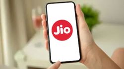Jio अपने यूजर्स के लिए लाया 365 दिन की वैलिडिटी वाला फ्री रिचार्ज प्लान, जानें कैसे उठा सकते हैं ऑफर का लाभ