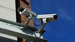 पावर कट होने पर भी CCTV करेगा आपके घर की निगरानी, बंद होने पर भी काम करेगा ये जुगाड़