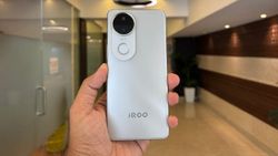 iQOO Z10R की पहली सेल आज से शुरू: जानें फोन के टॉप 10 धमाकेदार फीचर्स