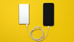 Power Bank खरीदने की कर रहे हैं तैयारी तो जान लें ये जरूरी बातें; बड़े काम की हैं ये टिप्स