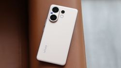 Vivo V60 Launched: 6500mAh बैटरी वाला सबसे पतला फोन, पानी-धूल से नहीं होगा बाल भी बांका!