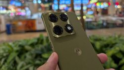 Motorola Signature भारत में लॉन्च: 100x जूम कैमरा के साथ आया अल्ट्रा-प्रीमियम स्मार्टफोन
