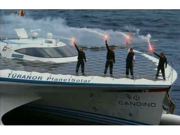 दुनिया की सबसे बड़ी सोलर पैनल नाव 