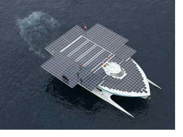 दुनिया की सबसे बड़ी सोलर पैनल नाव 