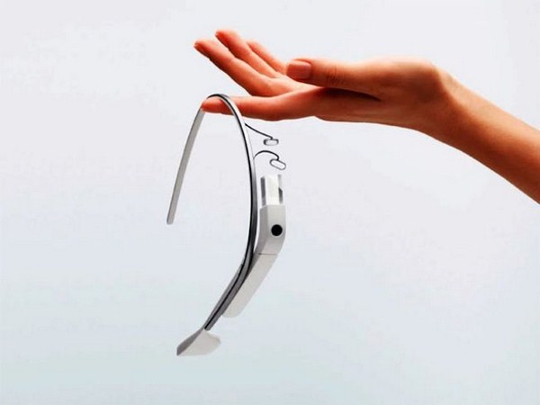 गूगल ग्‍लास बाजार में 81372 रुपए से कम कीमत में उपलब्‍ध होगा 
