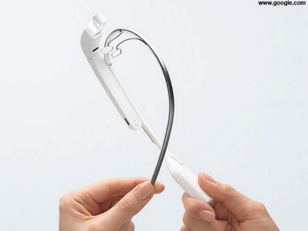 गूगल ने 2010 में बनाना शुरु किया था गूगल ग्‍लास 