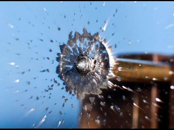 हाईस्‍पीड कैमरे से ली गई फोटोग्राफ 