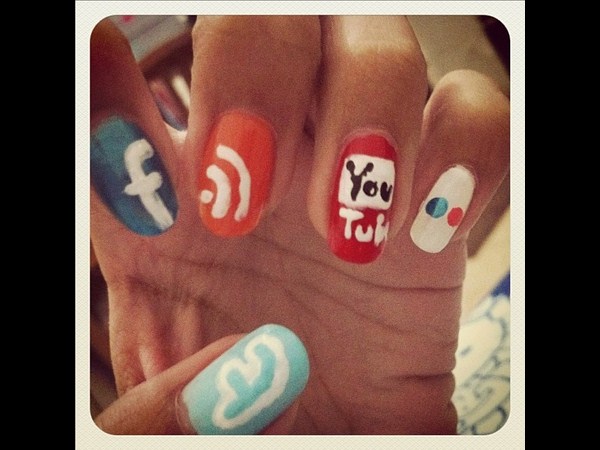 सोशल मीडिया पेटिंग 