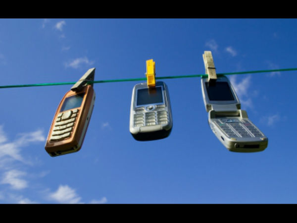 अपने मोबाइल फोन हमेशा साफ रखें 