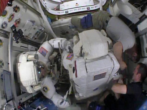 NASA astronauts fix ammonia leak