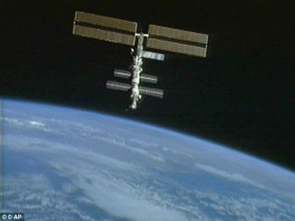 NASA astronauts fix ammonia leak