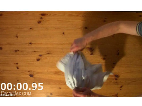 Fold shirts 2 second 