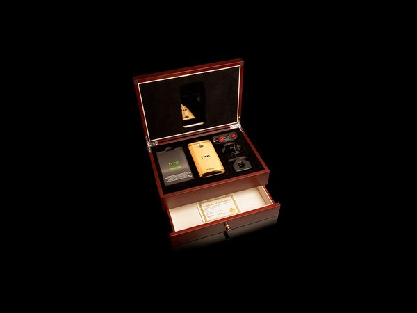 HTC One gold-plated edition HTC One gold-plated edition