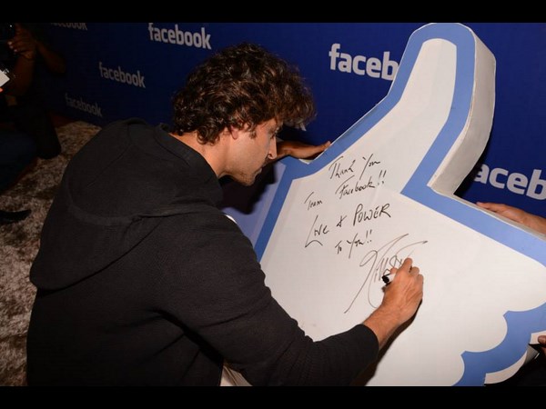 Hrithik Roshan during krrish 3 poster release 