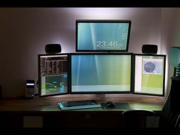 Really Amazing Computer Stations 