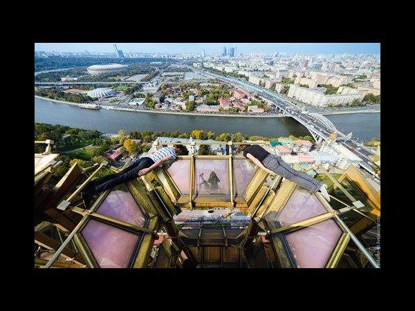 Heart stopping Photos of Russian Daredevils