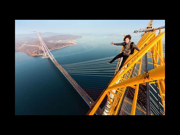 Heart stopping Photos of Russian Daredevils