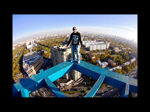 Heart stopping Photos of Russian Daredevils 