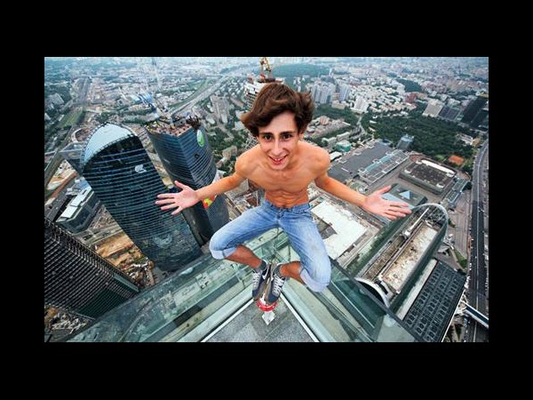 Heart stopping Photos of Russian Daredevils