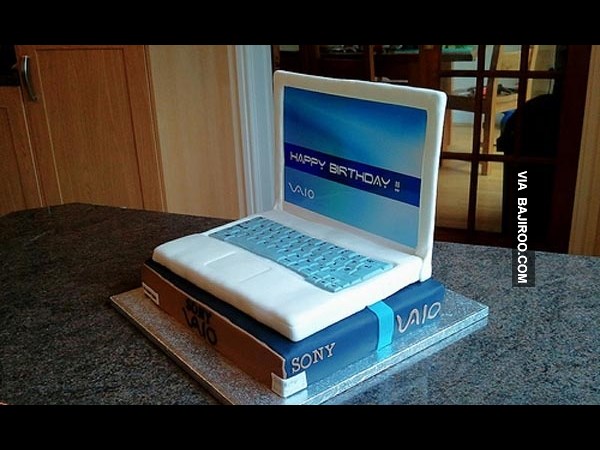 Amazing laptop themed cakes 