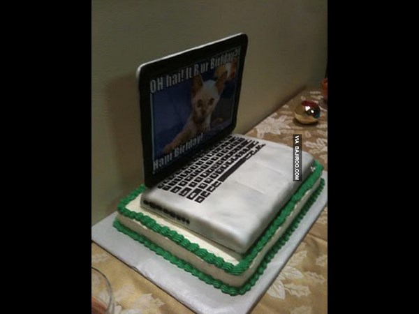 Amazing laptop themed cakes  