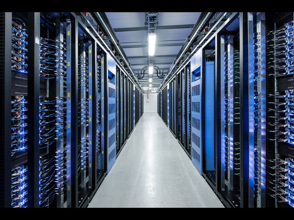  Facebook’s Data Center