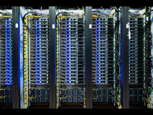  Facebook’s Data Center 