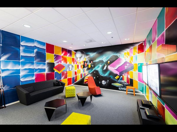  Facebook’s Data Center