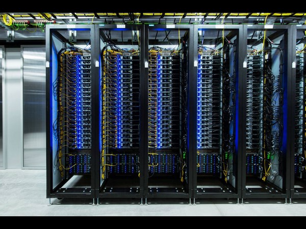  Facebook’s Data Center