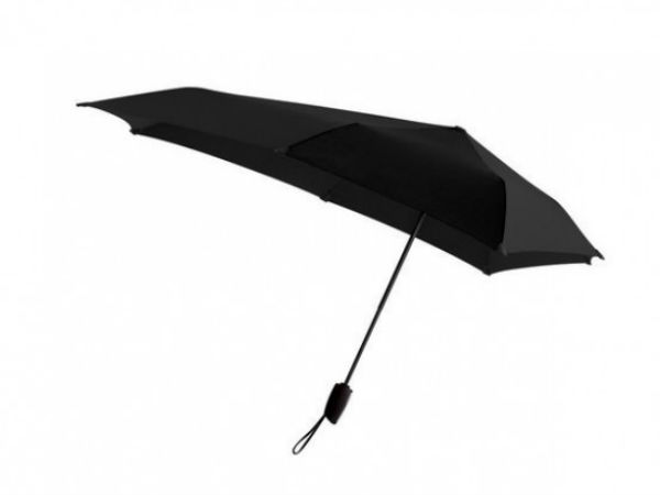 An umbrella that can withstand winds up to 100 kilometers per hour