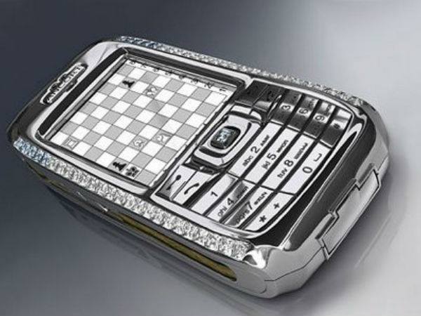 Diamond crypto smartphone 