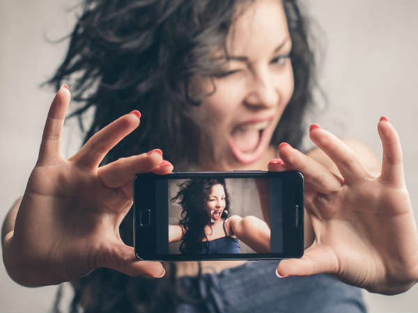 फ्रेंच डिक्शनरी में शामिल किया गया 'सेल्फी'