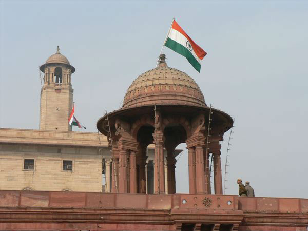 हाईटेक तरीके से नकल रोकने के लिए जैमर लगाएगी आप सरकार 