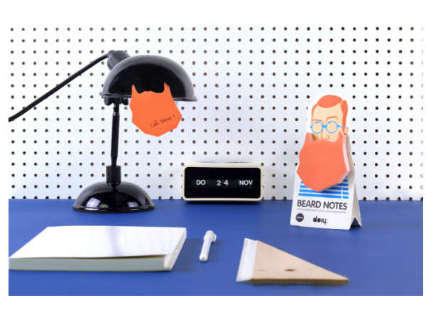 ऑफिस टेबल पर काम आंएगी चीजें