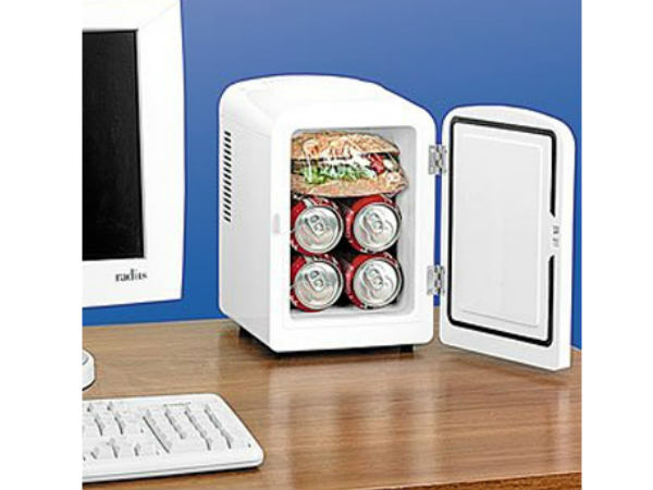 ऑफिस टेबल पर काम आंएगी चीजें