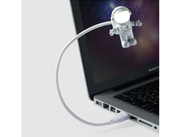 ऑफिस टेबल पर काम आंएगी चीजें