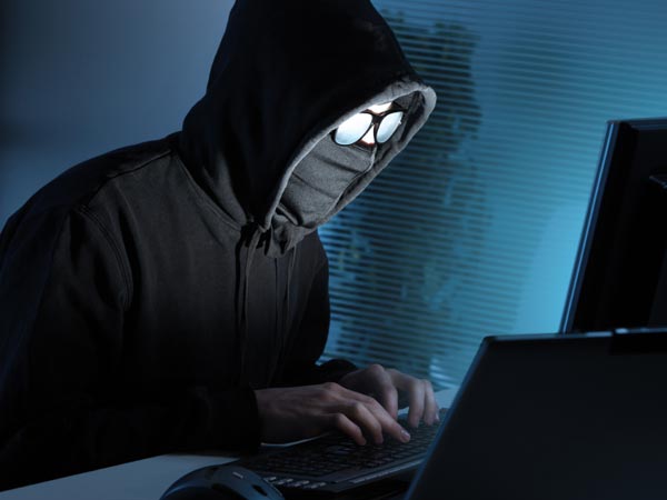 हैकर्स से बचें!