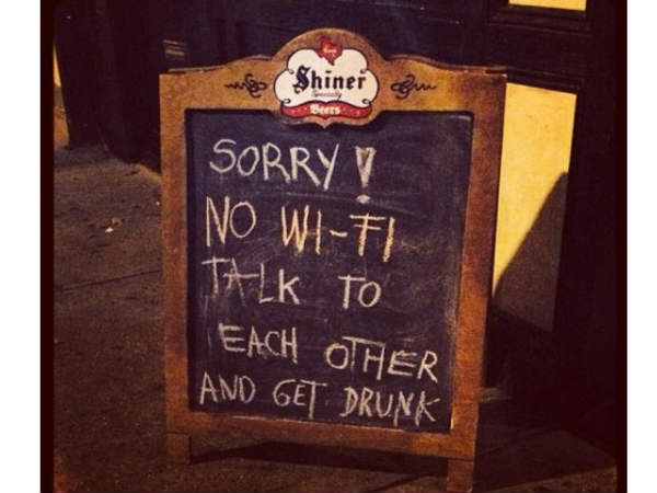 अजीब-गरीब wifi साइन बोर्ड्स!