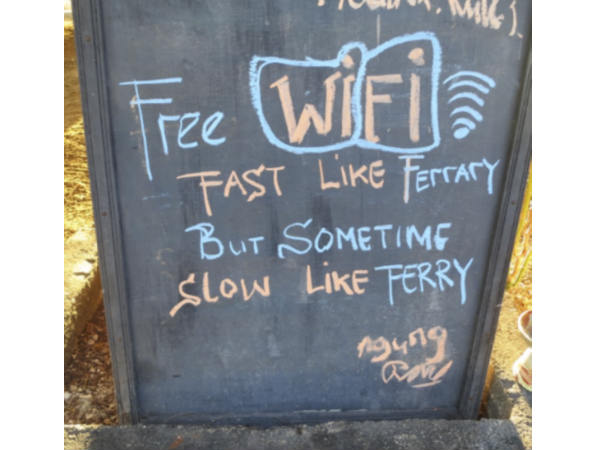 अजीब-गरीब wifi साइन बोर्ड्स!