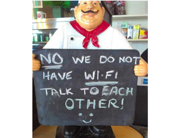 अजीब-गरीब wifi साइन बोर्ड्स!