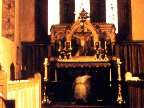 भूत-प्रेत की तस्वीरों का यह है टेक्निकल सच..!!