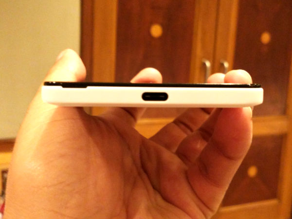 माइक्रोसॉफ्ट ने उतारे पहले विंडो 10 ओएस स्‍मार्टफोन, लूमिया 950, 950 एक्‍सएल  