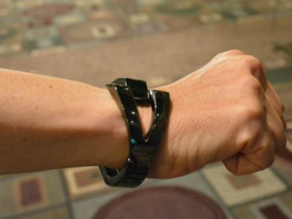 Wisewear safety bracelet