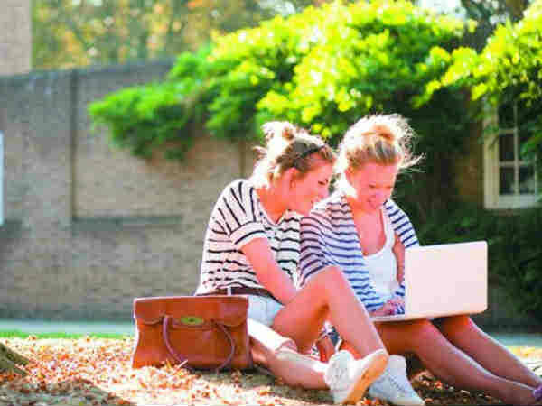 पीछे भी नजर रखें 