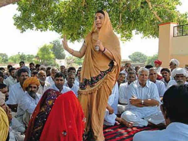 कुंवारी लड़कियां के लिए मोबाइल बैन
