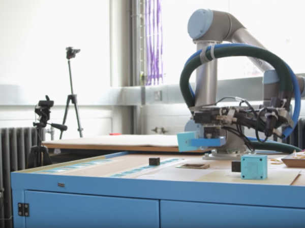 क्या रोबोट के साथ मुमकिन है शारीरिक संबंध!