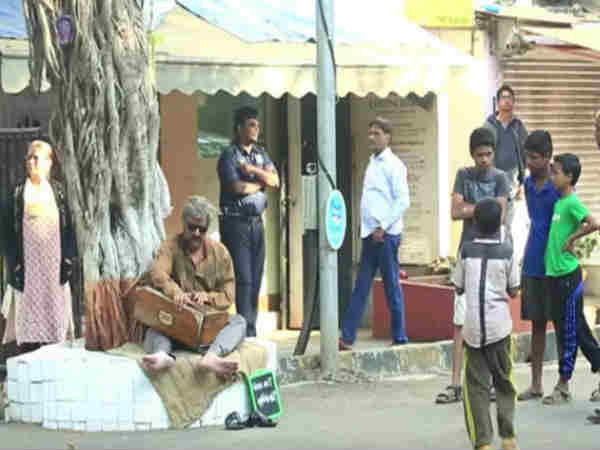 सड़कों पर गाना गा कर सोनू ने मांगी भीख, वायरल हुआ वीडियो!