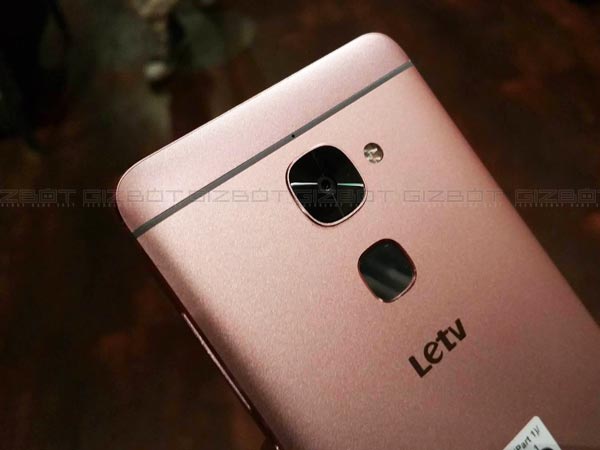 जल्दी करें, आपको मात्र एक रुपए में मिल सकता है लेटेस्ट ले 2 स्मार्टफोन!