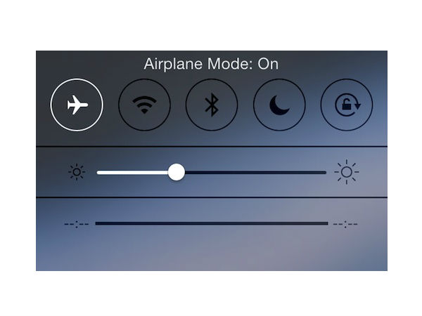 एयरप्लेन मोड ऑफ कर दें